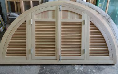 Деревянные окна из массива сосны