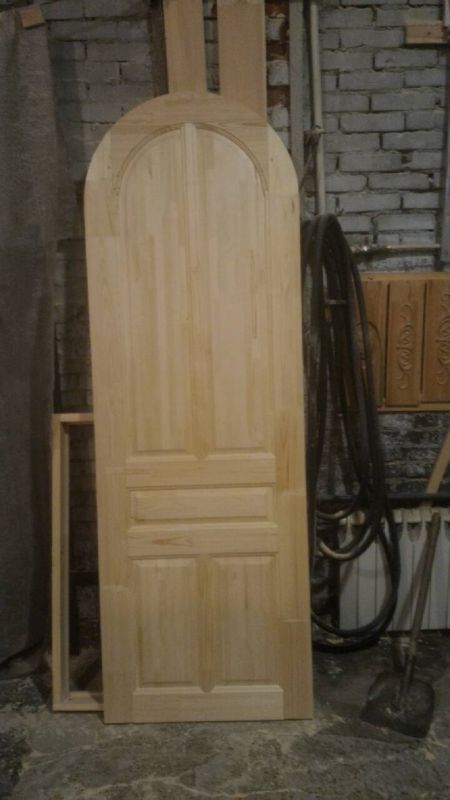 Арочная деревянная дверь 